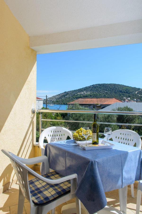 Apartments Anton Vinišće Esterno foto
