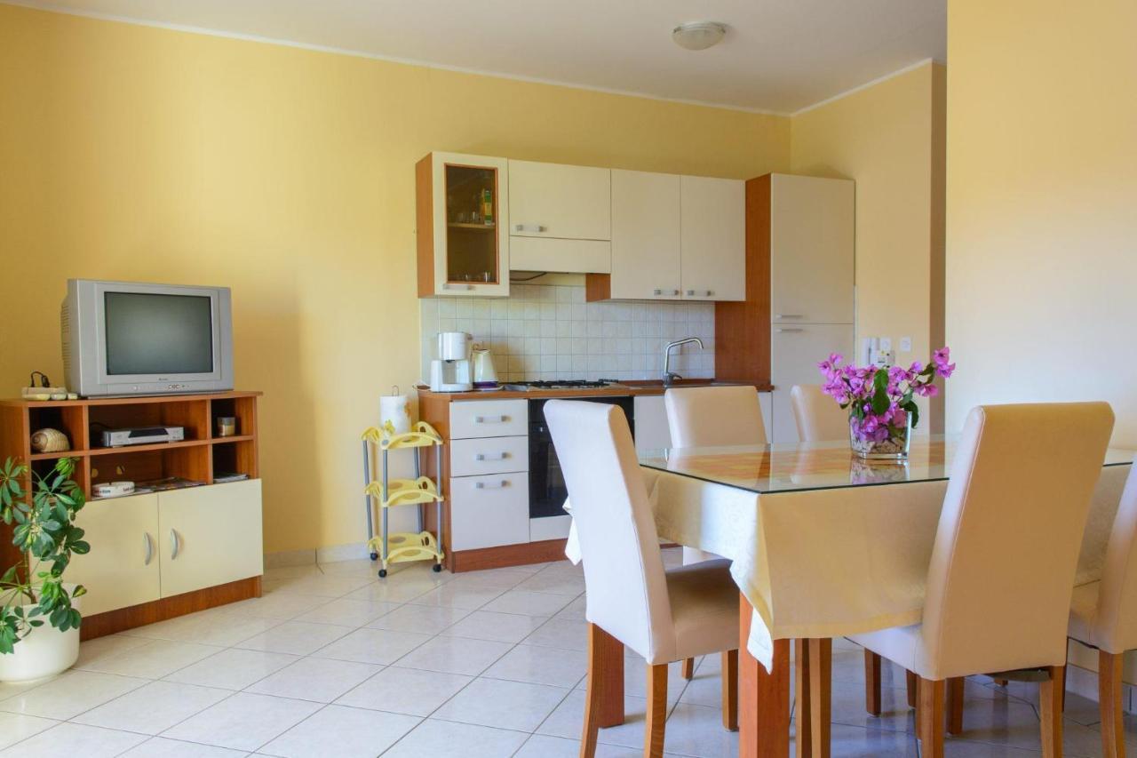Apartments Anton Vinišće Esterno foto